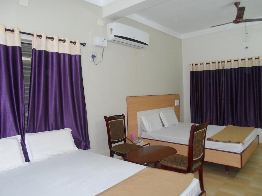 Hotel Pasuparthy Residency 티루파티 외부 사진