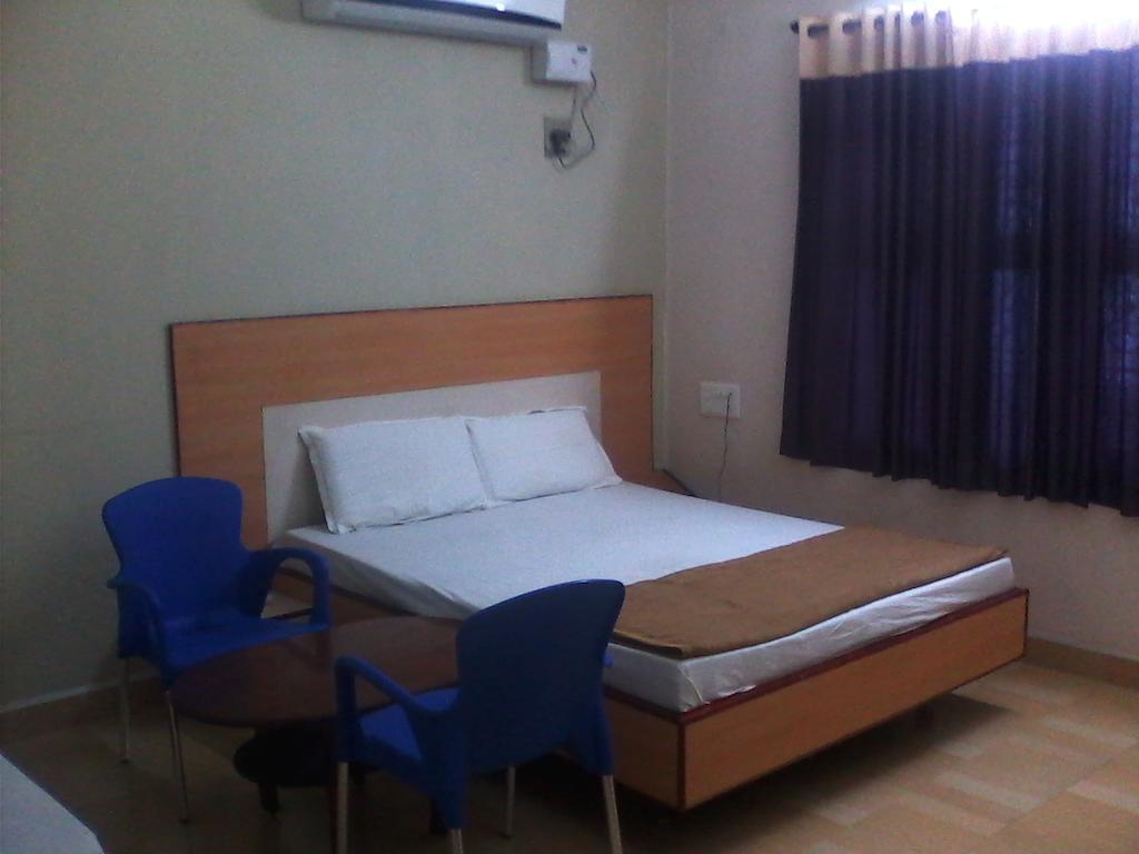 Hotel Pasuparthy Residency 티루파티 외부 사진